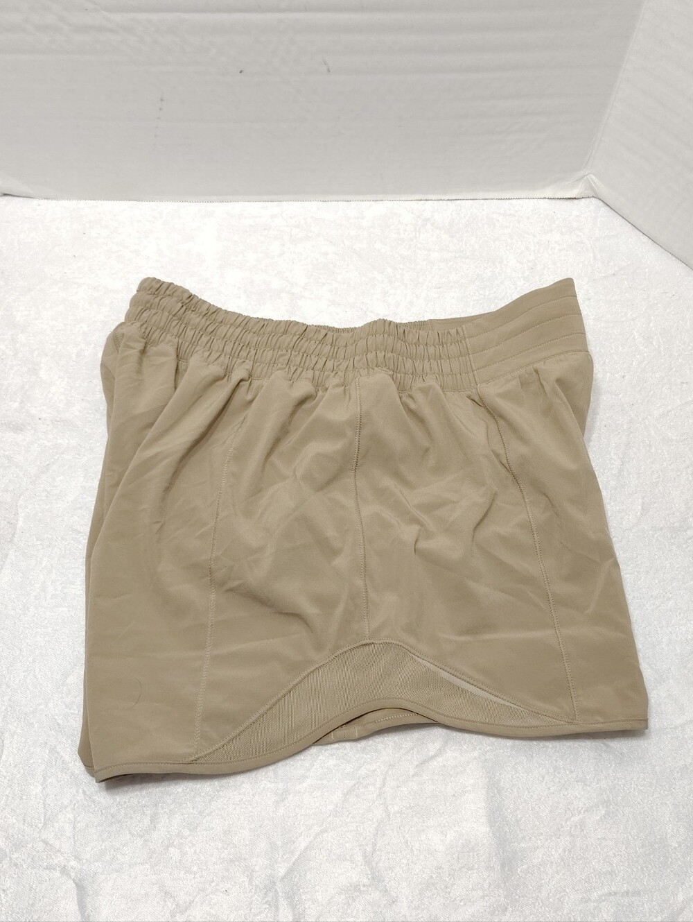 Lululemon Hooty Hot High Rise, Women # 8 Perfect Condition Tan Color - Picture 3 of 9